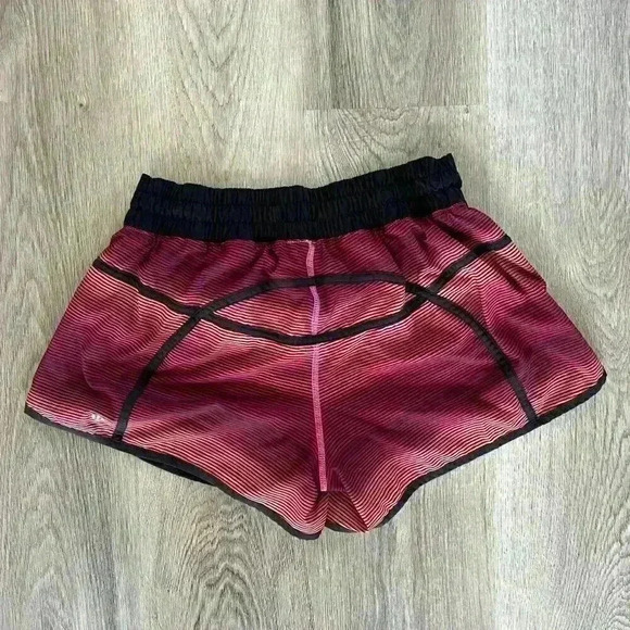 Lululemon Shorts Size 10 Womens - Picture 3 of 3